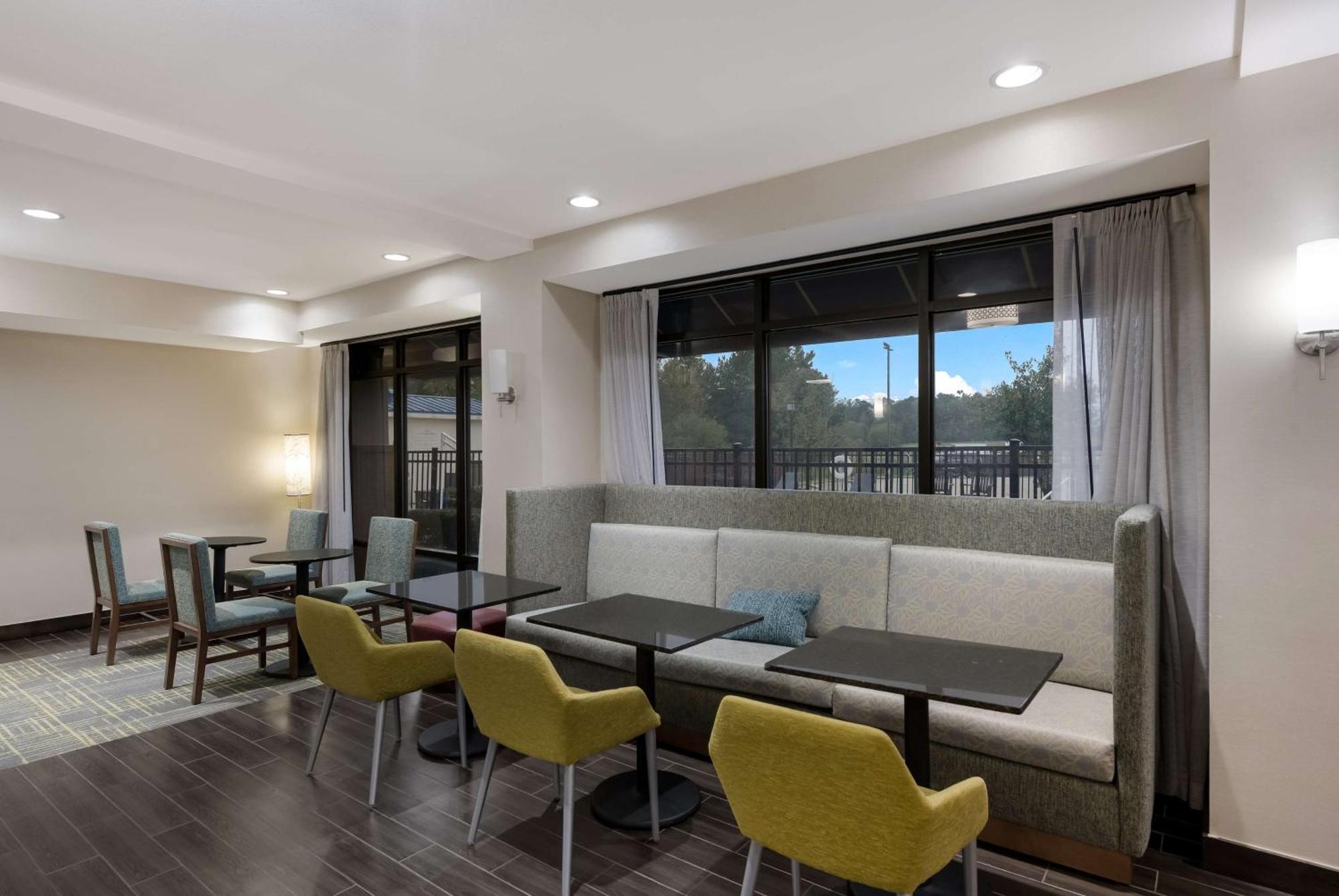 Hampton Inn Marshall Exterior photo