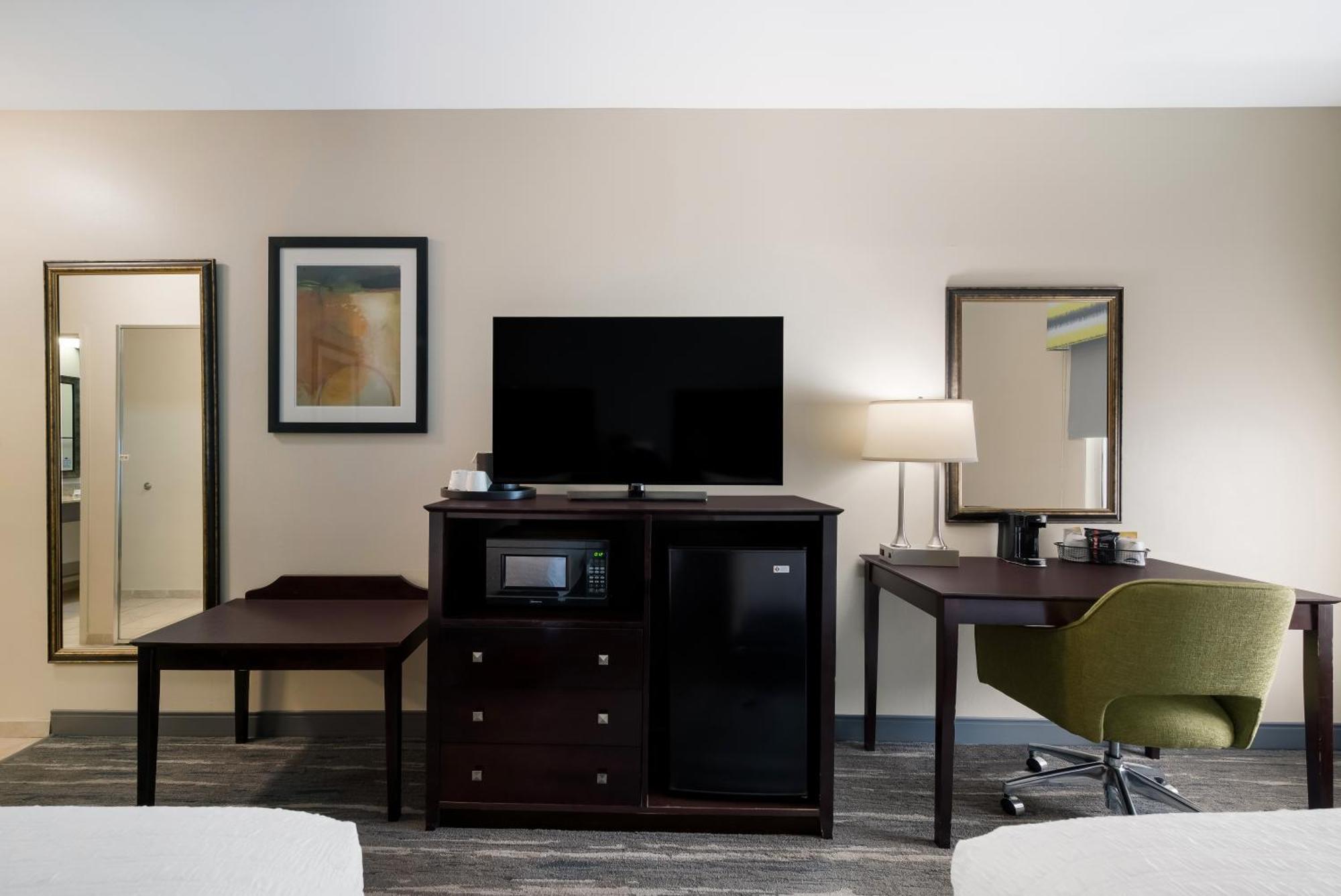 Hampton Inn Marshall Exterior photo