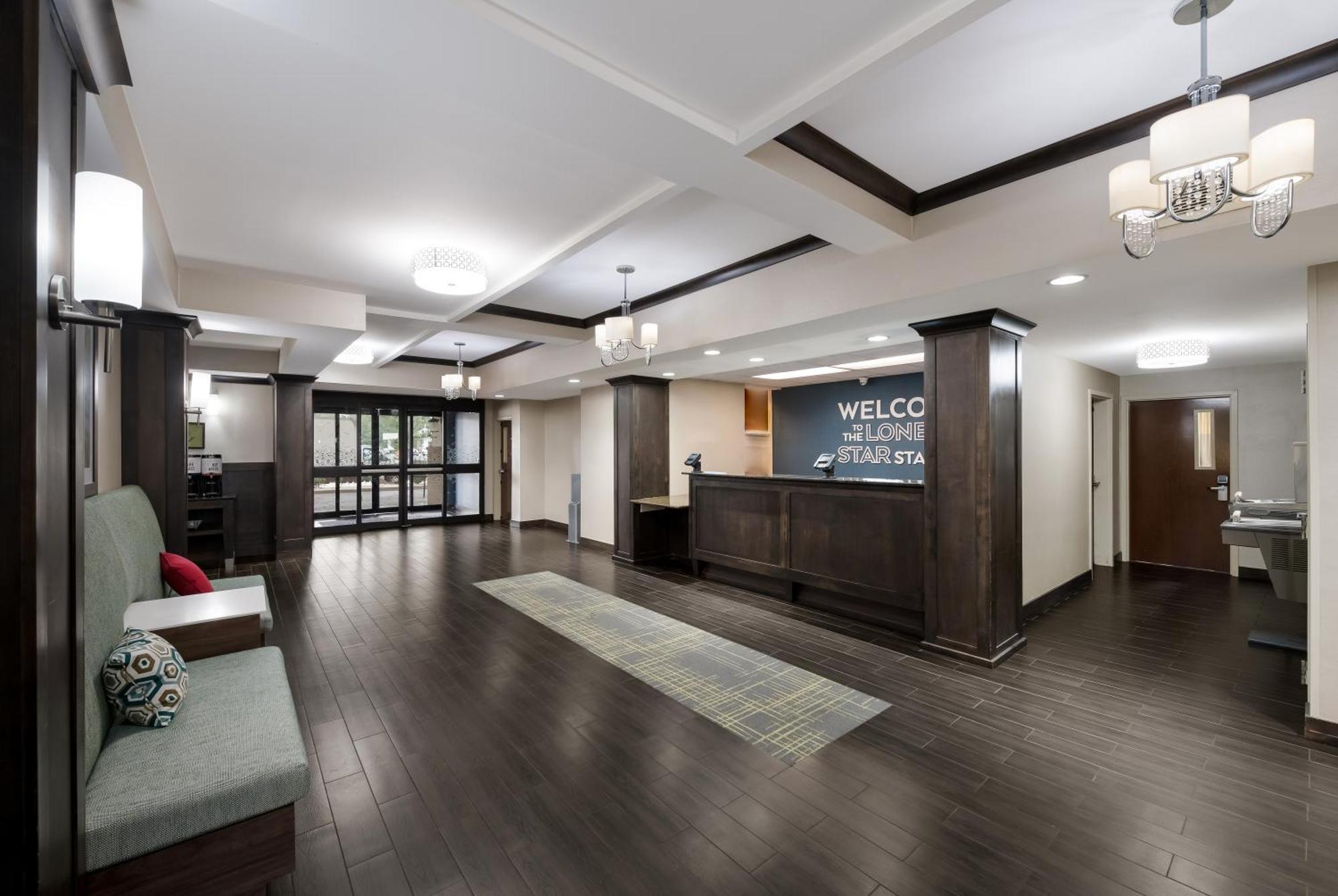Hampton Inn Marshall Exterior photo