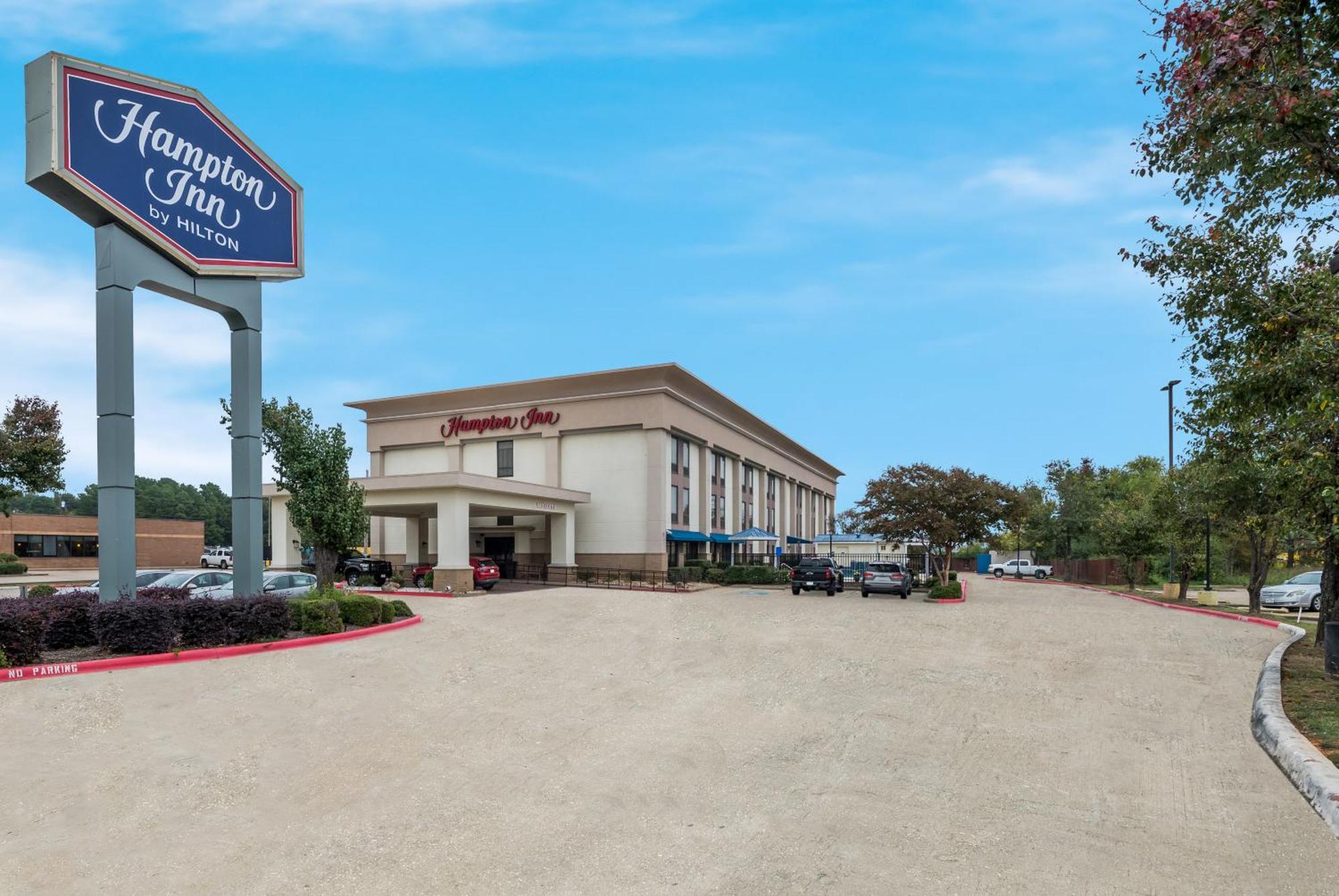 Hampton Inn Marshall Exterior photo
