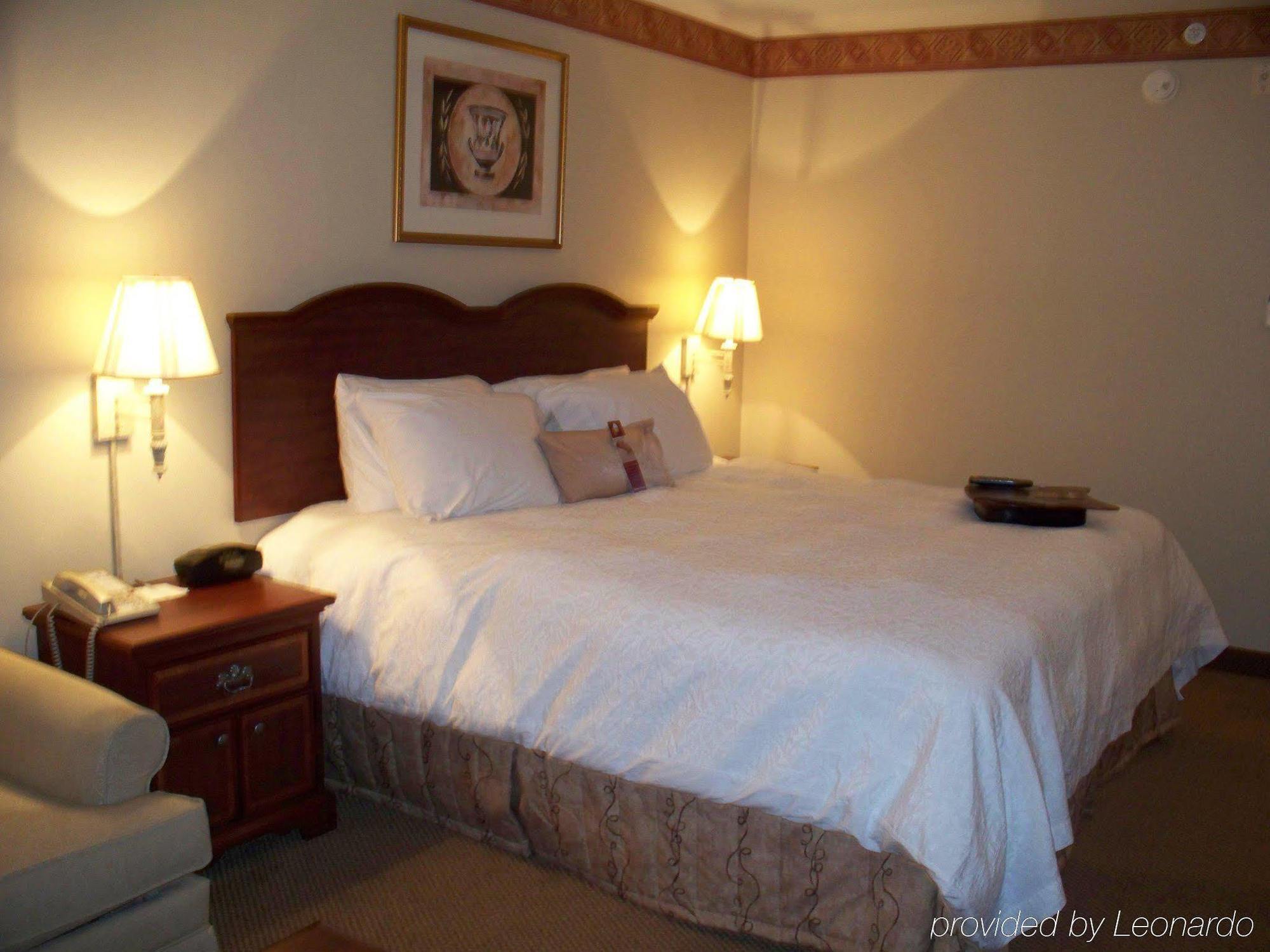 Hampton Inn Marshall Room photo