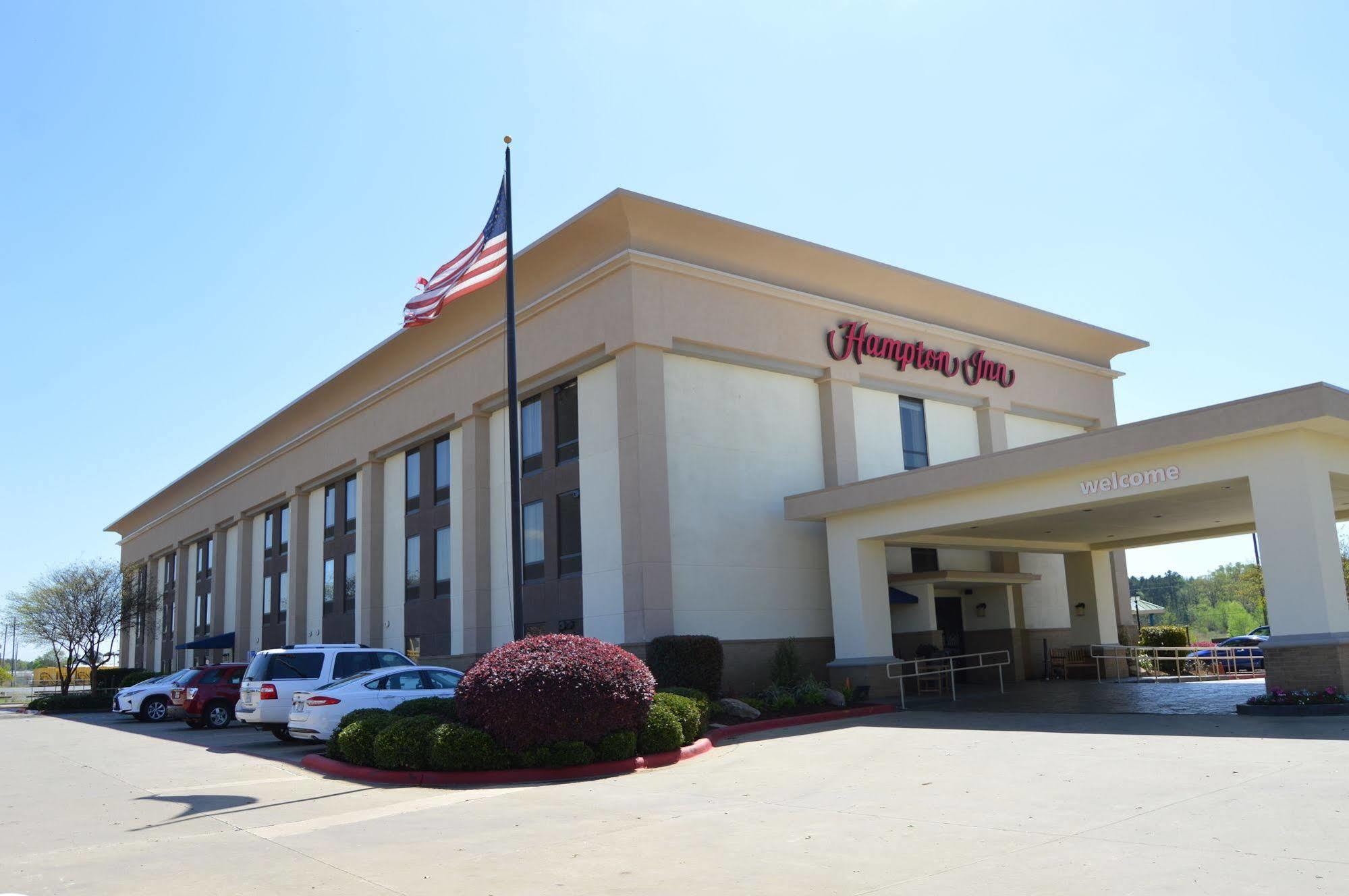 Hampton Inn Marshall Exterior photo